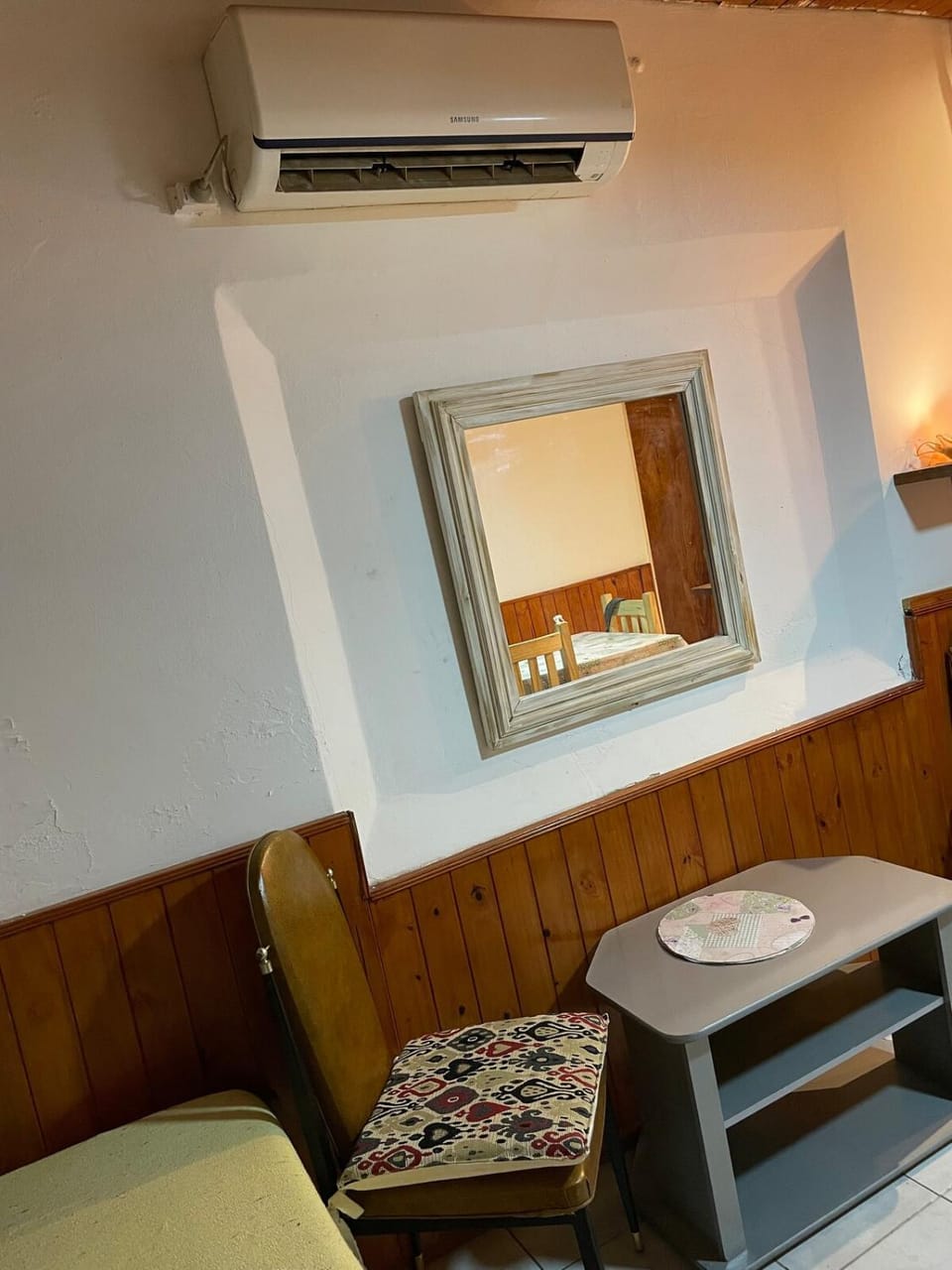 Living room, Seating area, air conditioner