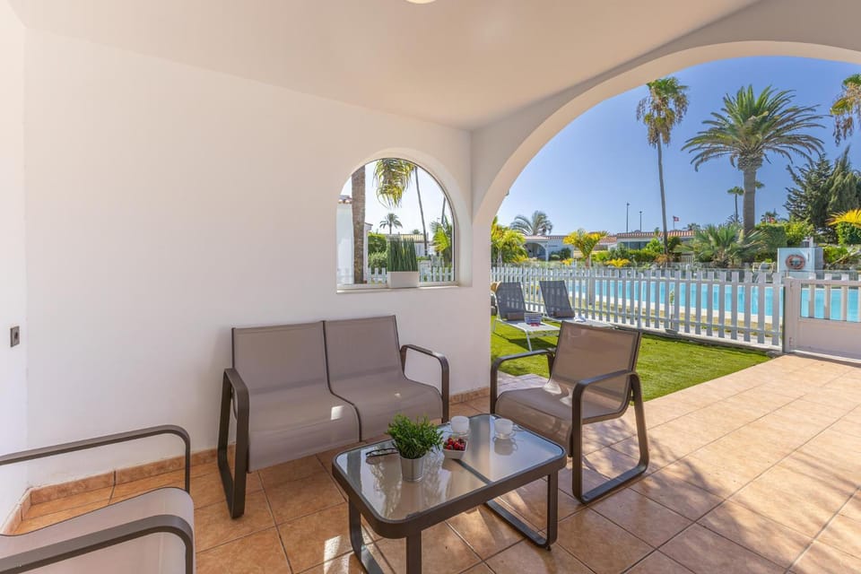 Day, Garden, View (from property/room), Balcony/Terrace, Seating area, Garden view, Pool view, Swimming pool, sunbed