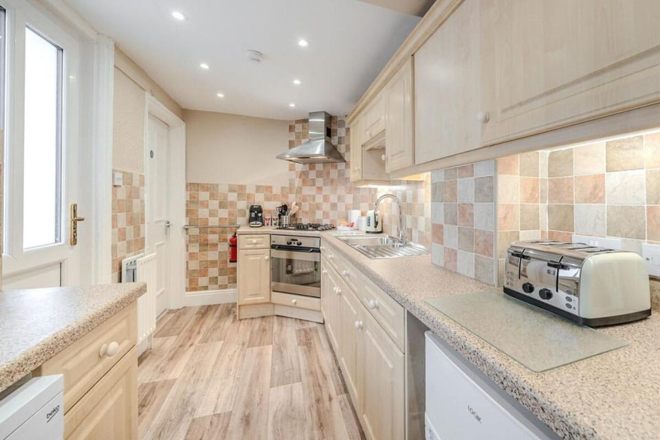 Apt 1, 9 East Park Road Apartment in Harrogate