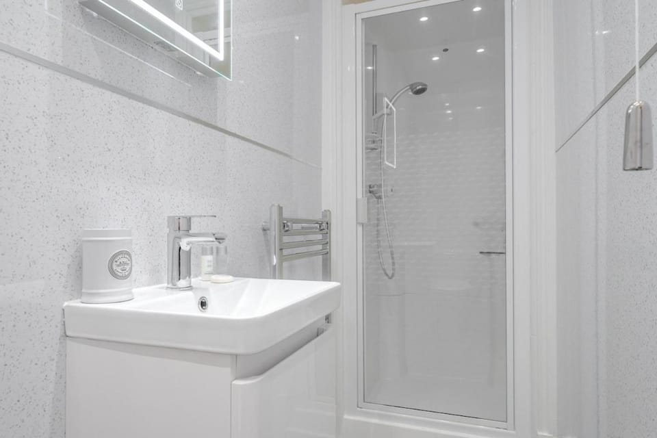 Apt 1, 9 East Park Road Apartment in Harrogate