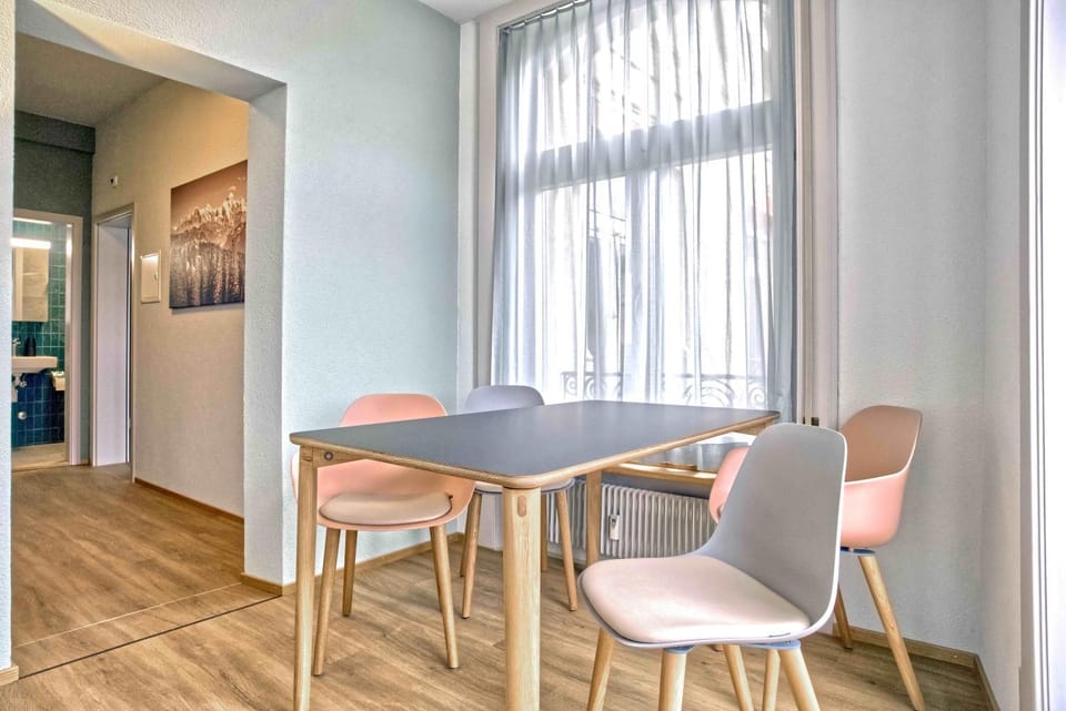 Living room, Seating area, Dining area