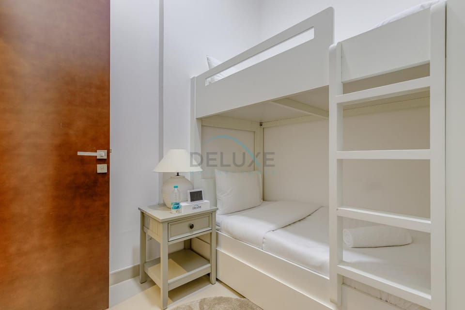 Bedroom, bunk bed