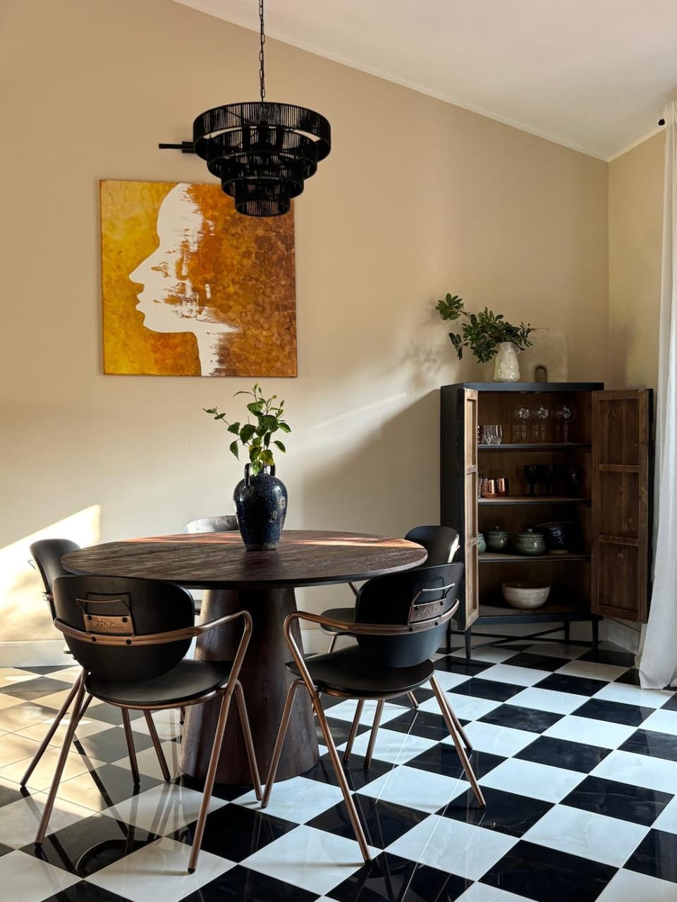 Living room, Seating area, Dining area, Breakfast