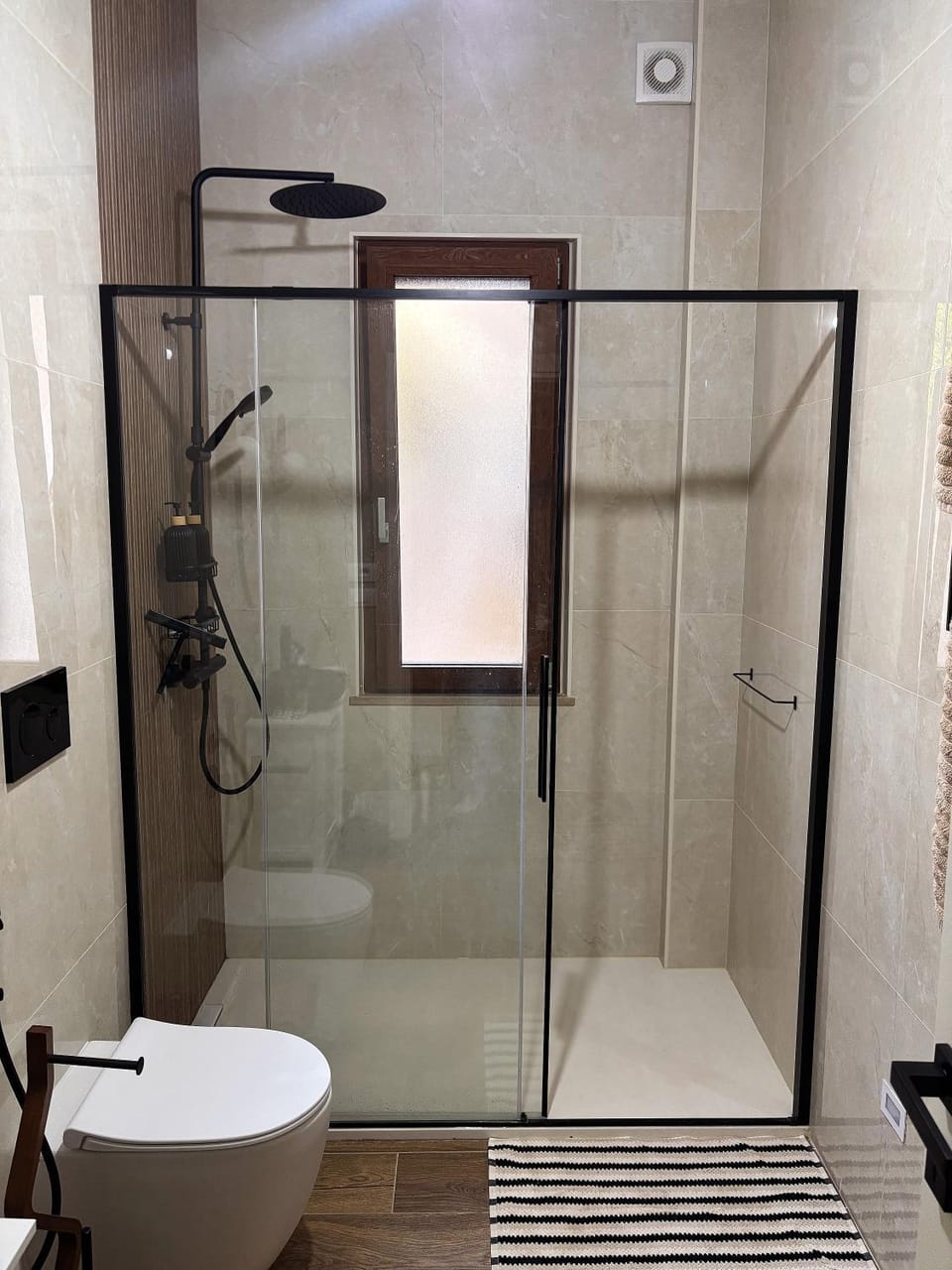 Shower, Toilet, Bathroom