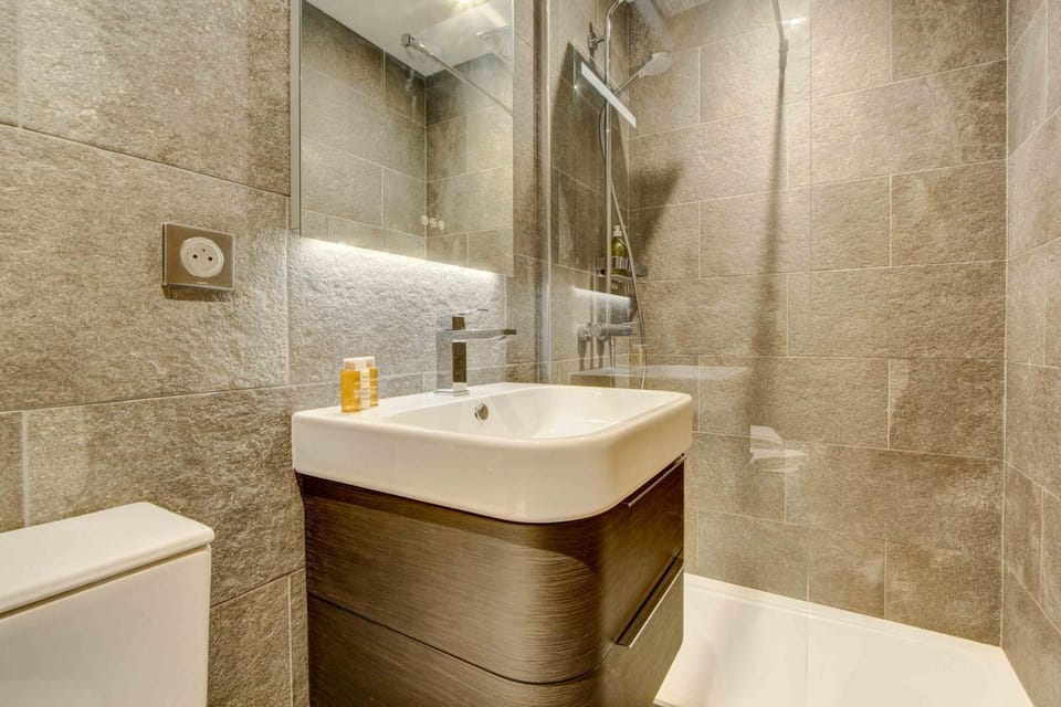 Shower, Bathroom