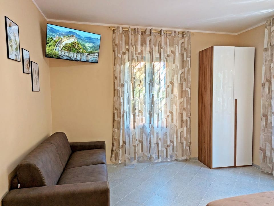 TV and multimedia, Living room, wardrobe