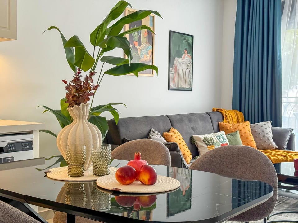 Living room, Dining area