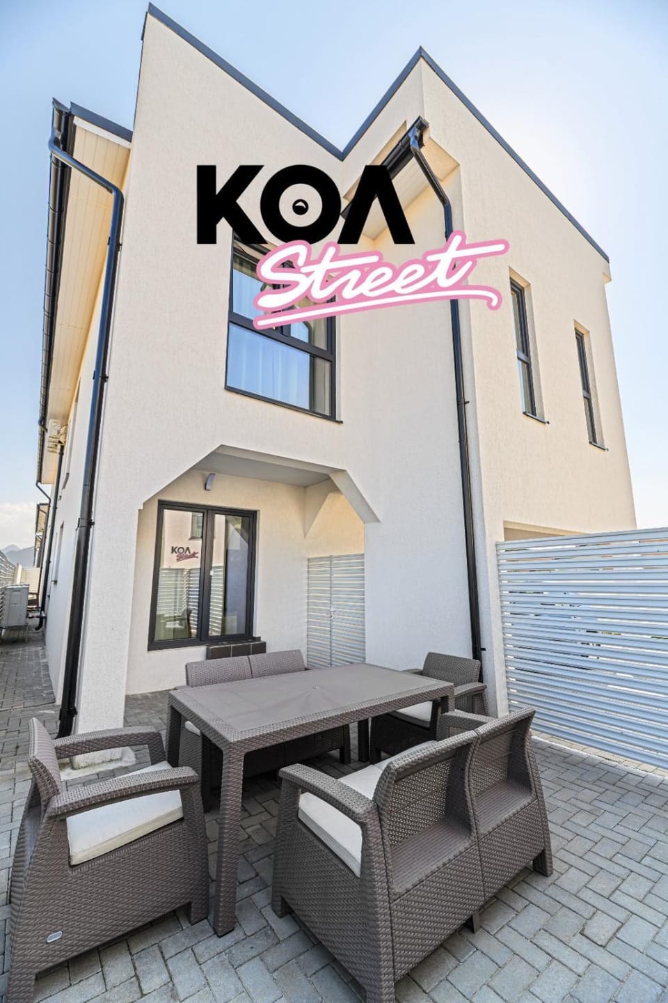 Property building, Patio, Communal lounge/ TV room, Day, View (from property/room), Balcony/Terrace, Living room, Seating area, Dining area, Evening entertainment, pet friendly, pet friendly, air conditioner, air conditioner