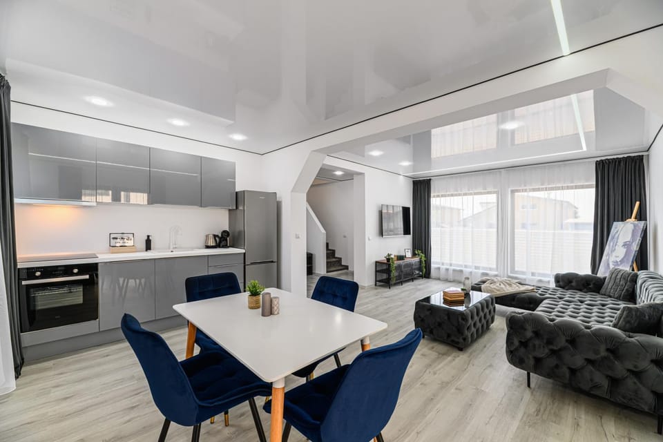 TV and multimedia, Kitchen or kitchenette, Living room, Seating area, Dining area, dishwasher, oven, pet friendly, stove, washing machine, washing machine