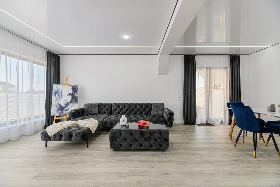Bed, Living room, Photo of the whole room, Seating area, Bedroom, pet friendly, pet friendly, air conditioner, air conditioner