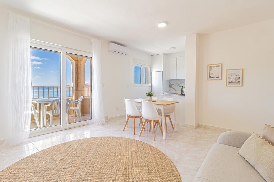 Living room, Sea view
