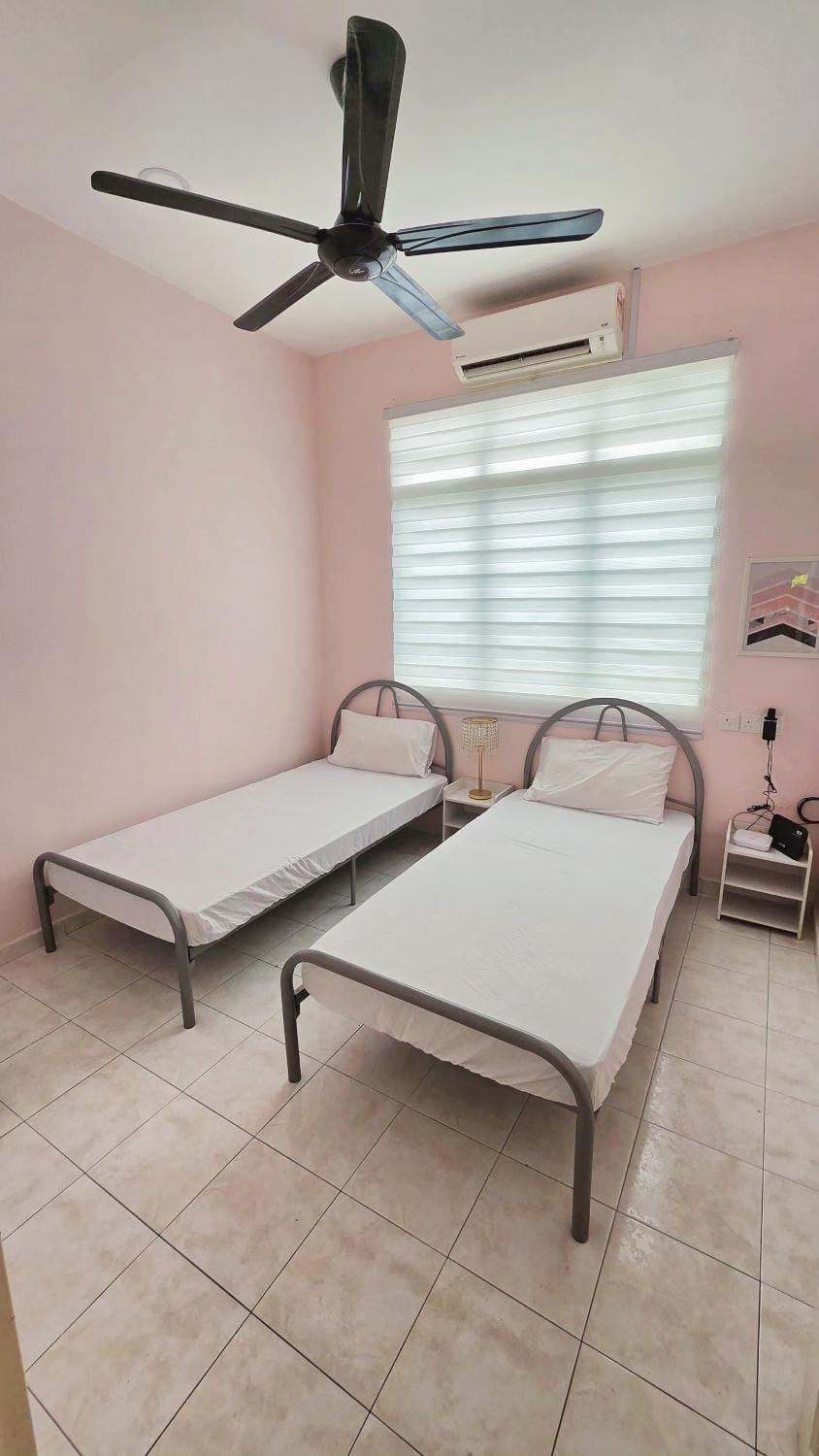 Bedroom, air conditioner