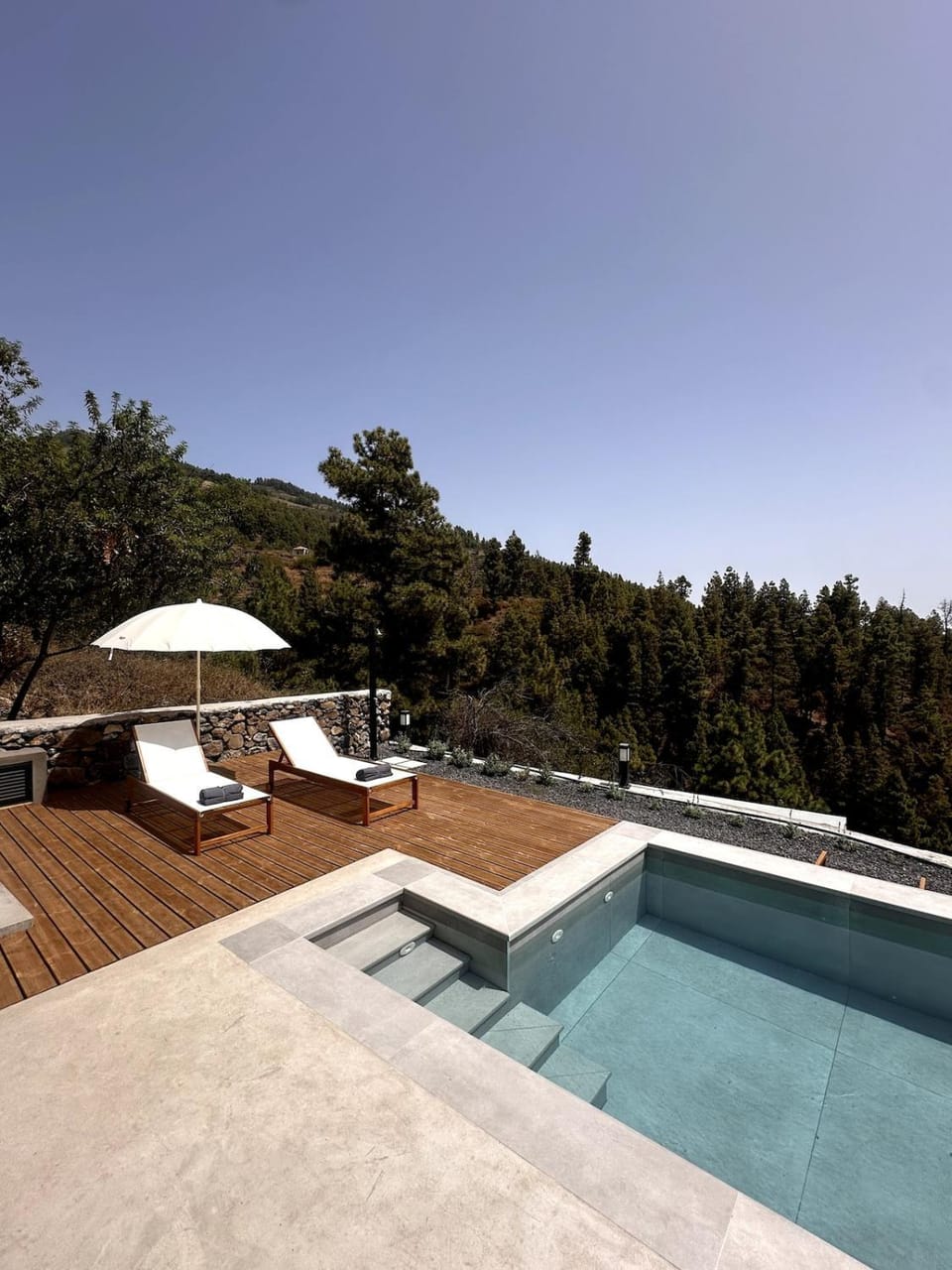 Natural landscape, Swimming pool, sunbed