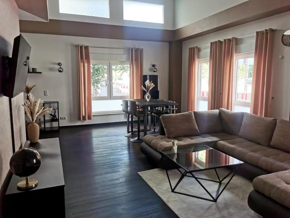 TV and multimedia, Living room, Seating area