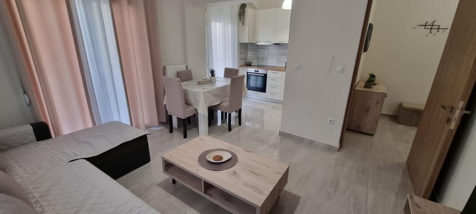 Kitchen or kitchenette, Living room, Seating area, Dining area, oven, stove