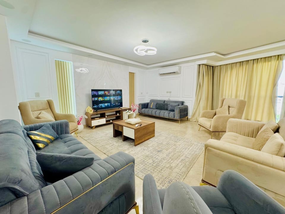 شقة 3 غرف بالمنيل الغربي Apartment in Cairo