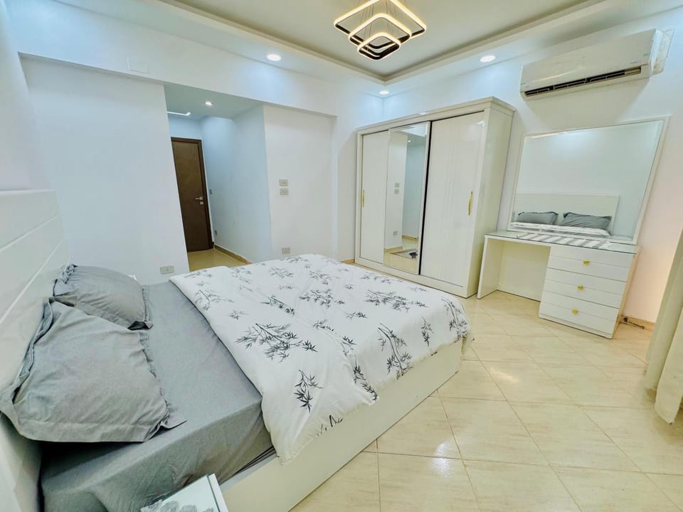 شقة 3 غرف بالمنيل الغربي Apartment in Cairo