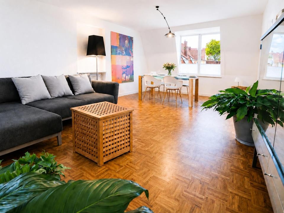 TV and multimedia, Living room, Dining area