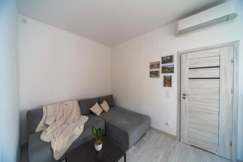 Apartament pod Zamkiem Książ "Nowa Szwajcarka" Apartment in Lower Silesian Voivodeship