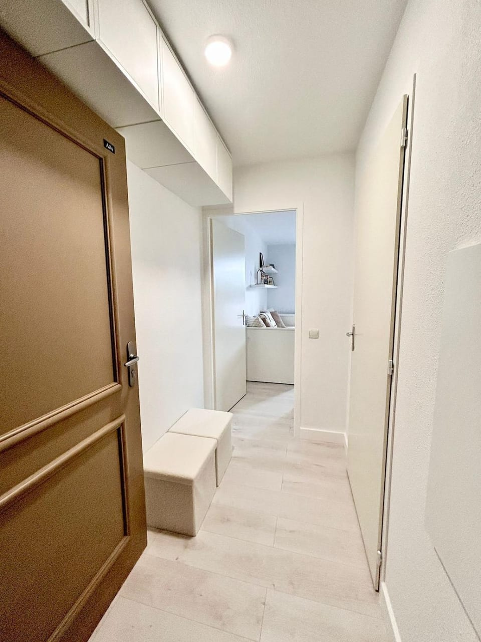 Facade/entrance, storage, wardrobe