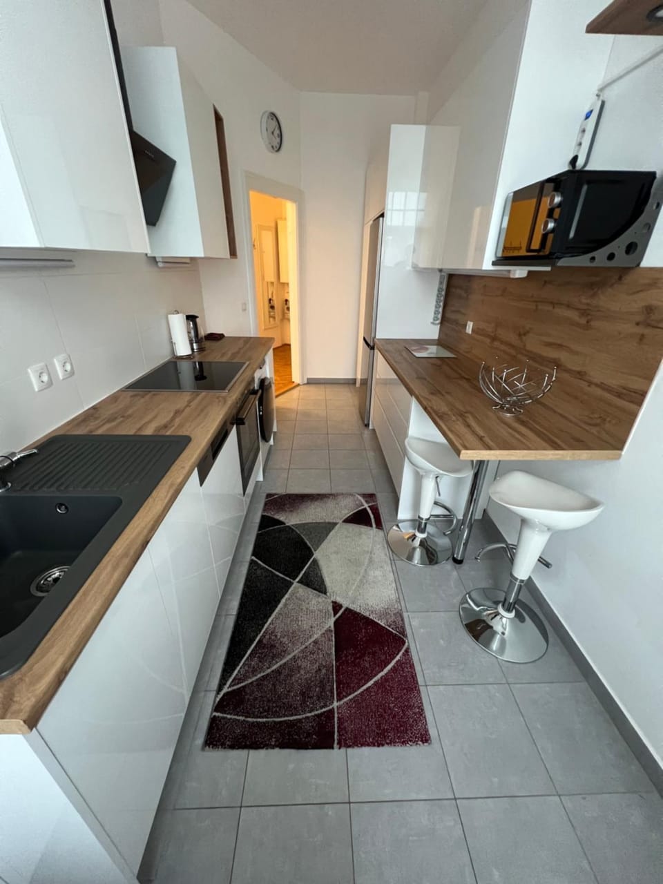 Kitchen or kitchenette, Dining area, dishwasher, stove