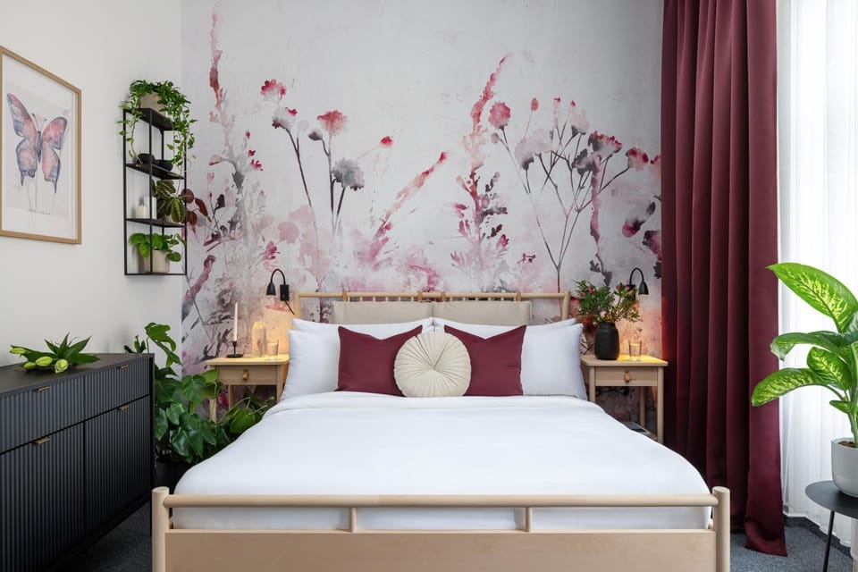 Bed, Photo of the whole room, Bedroom
