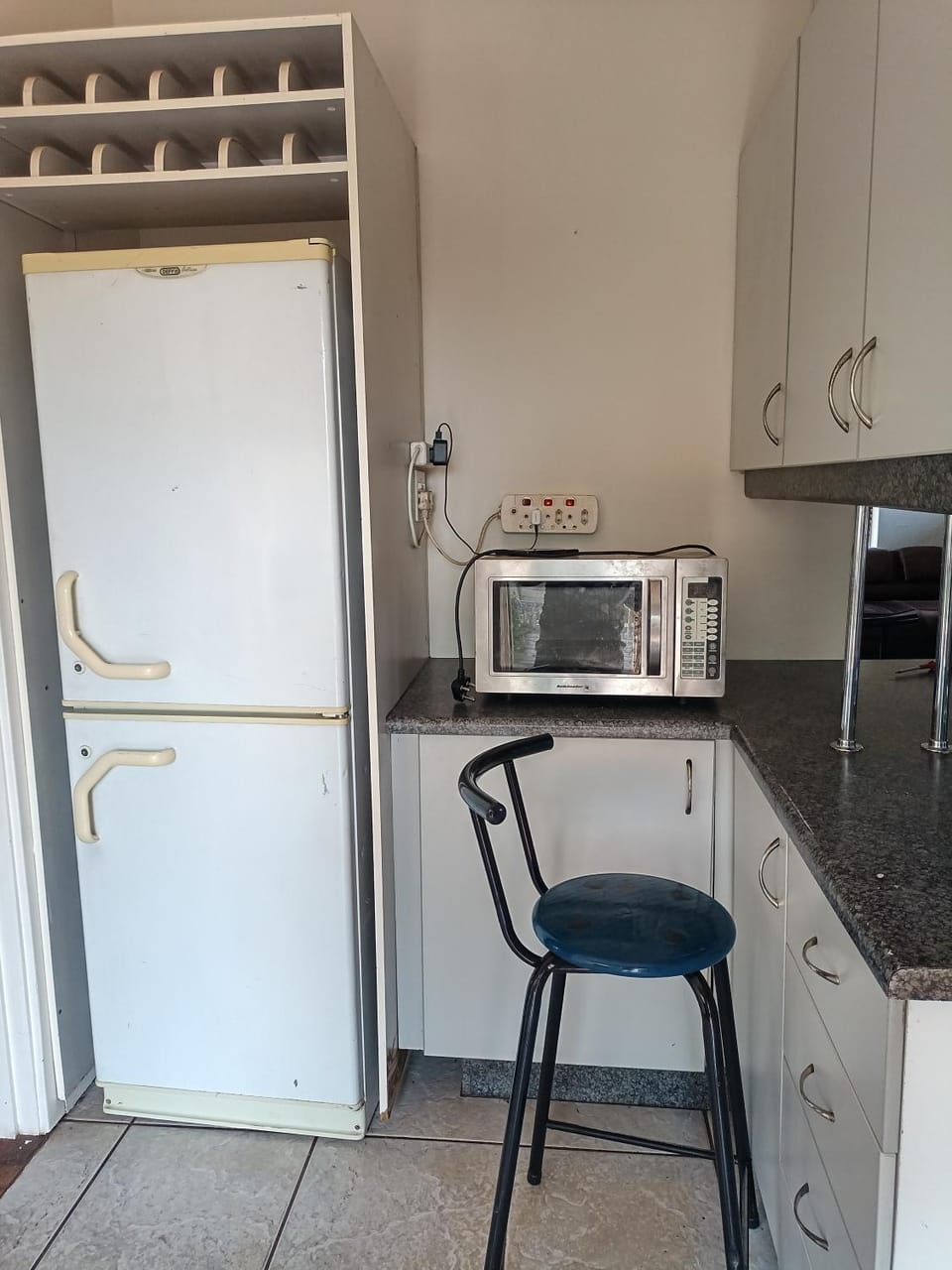 Kitchen or kitchenette, Dining area, minibar, oven, stove, toaster, Internal: Not applicable to any particular room