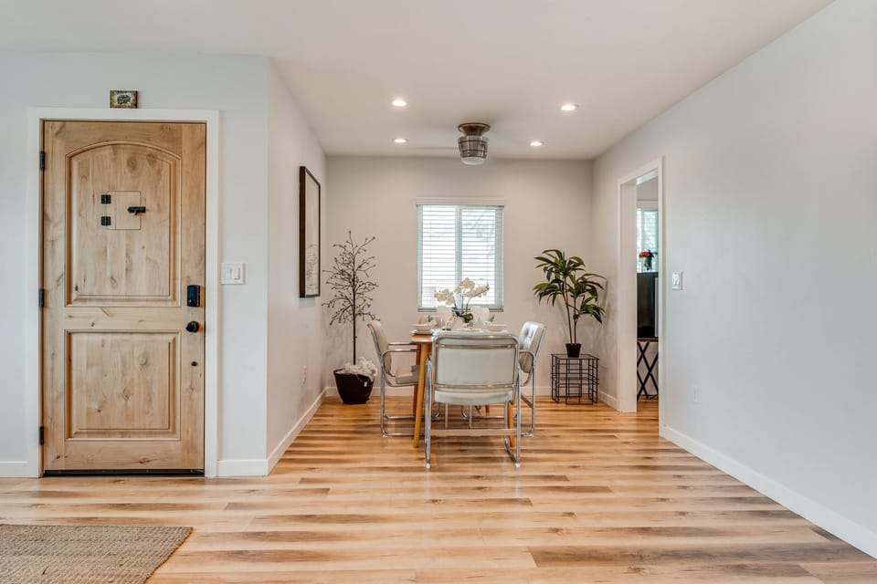 4 Mi to SoFi Stadium: Modern Home w/ Fenced Yard House in Westmont