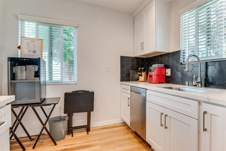 4 Mi to SoFi Stadium: Modern Home w/ Fenced Yard House in Westmont