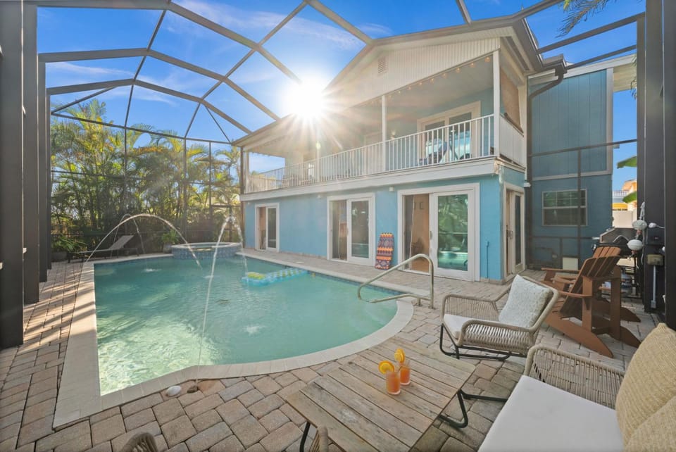 Property building, Patio, Natural landscape, Pool view, Swimming pool