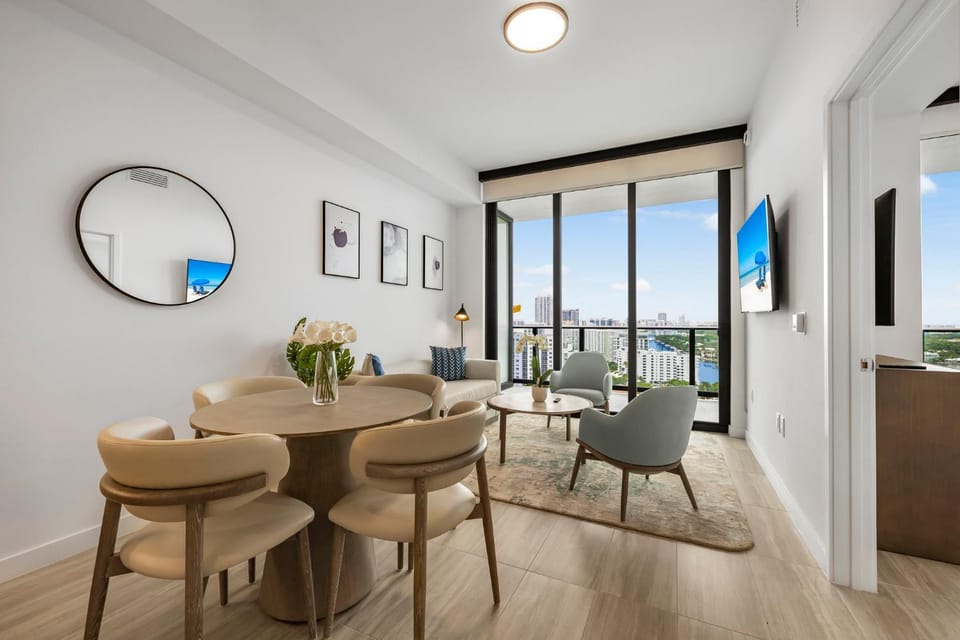 Living room, Dining area