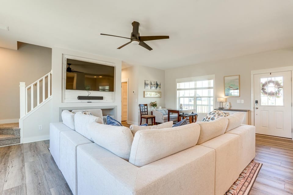 Lake Anna Retreat w/ Boat Slip | Sleeps 15 House in Lake Anna