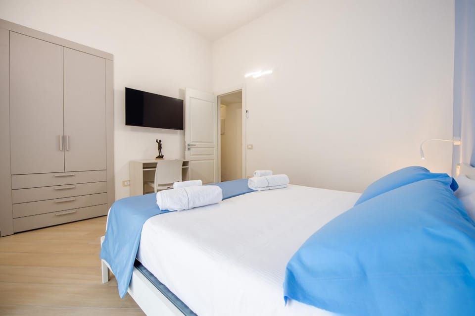 Living room, Bedroom