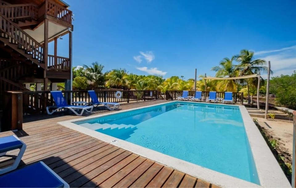 Swimming pool, sunbed
