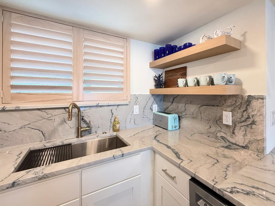 Kitchen or kitchenette, kitchen