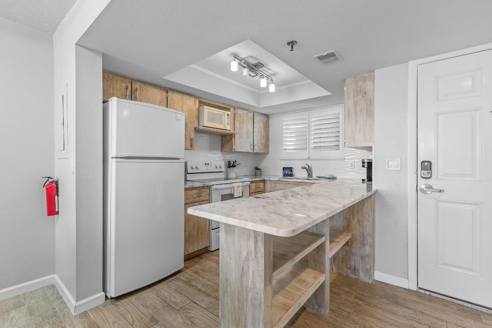 Kitchen or kitchenette, kitchen