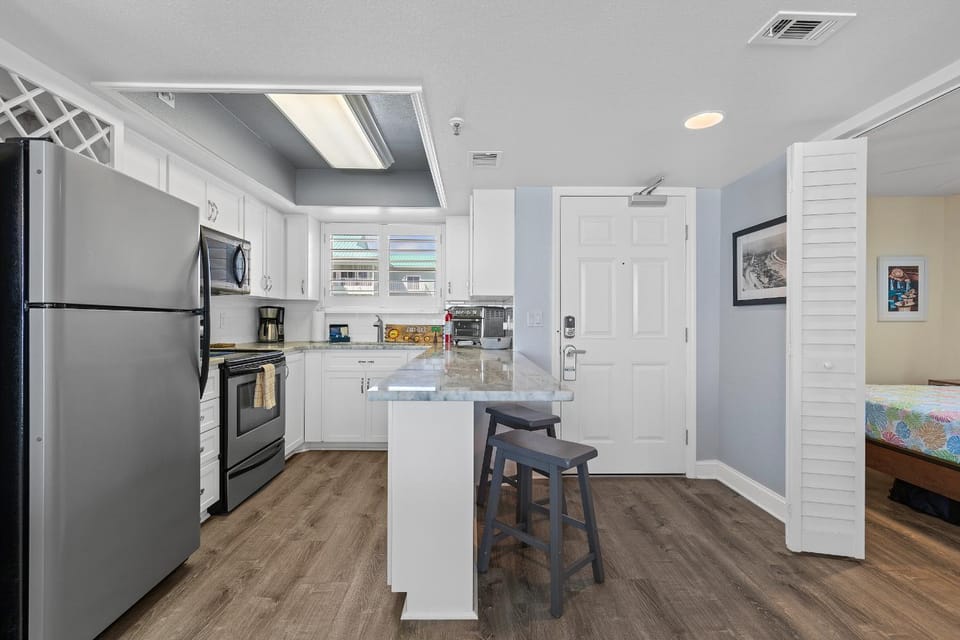 Kitchen or kitchenette, kitchen