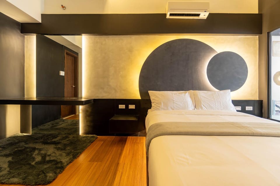 Bed, Photo of the whole room, Bedroom, air conditioner