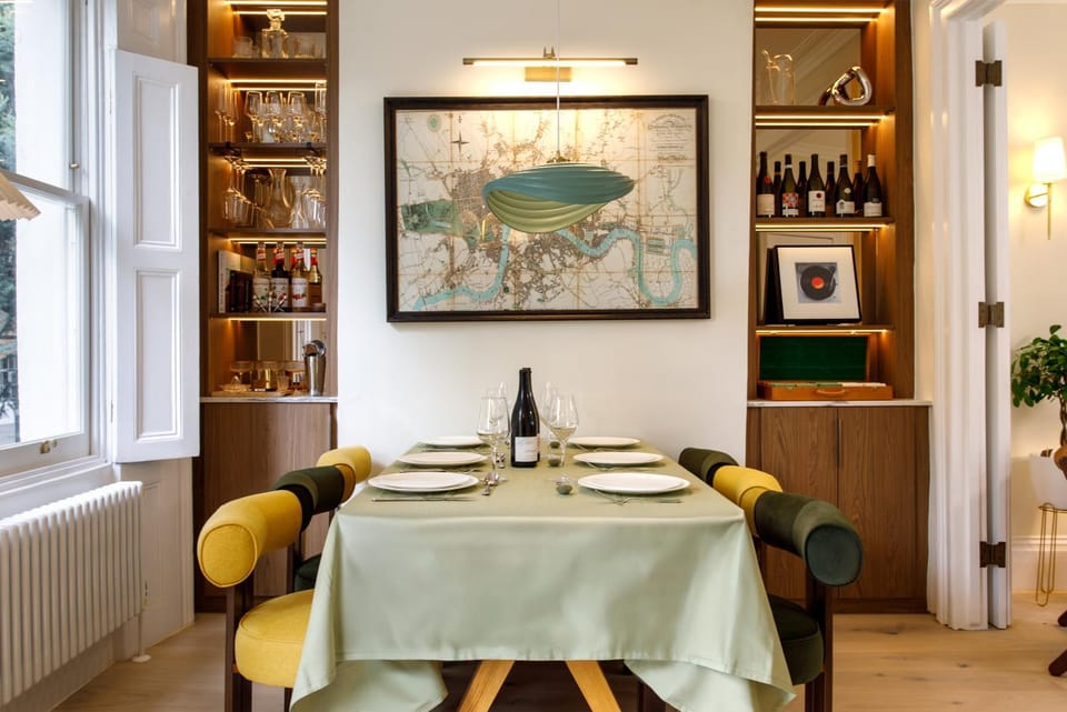 Decorative detail, Seating area, Dining area