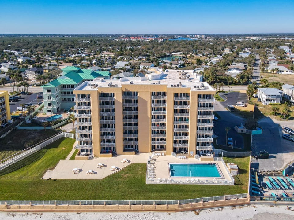 Property building, Day, Bird's eye view, Swimming pool