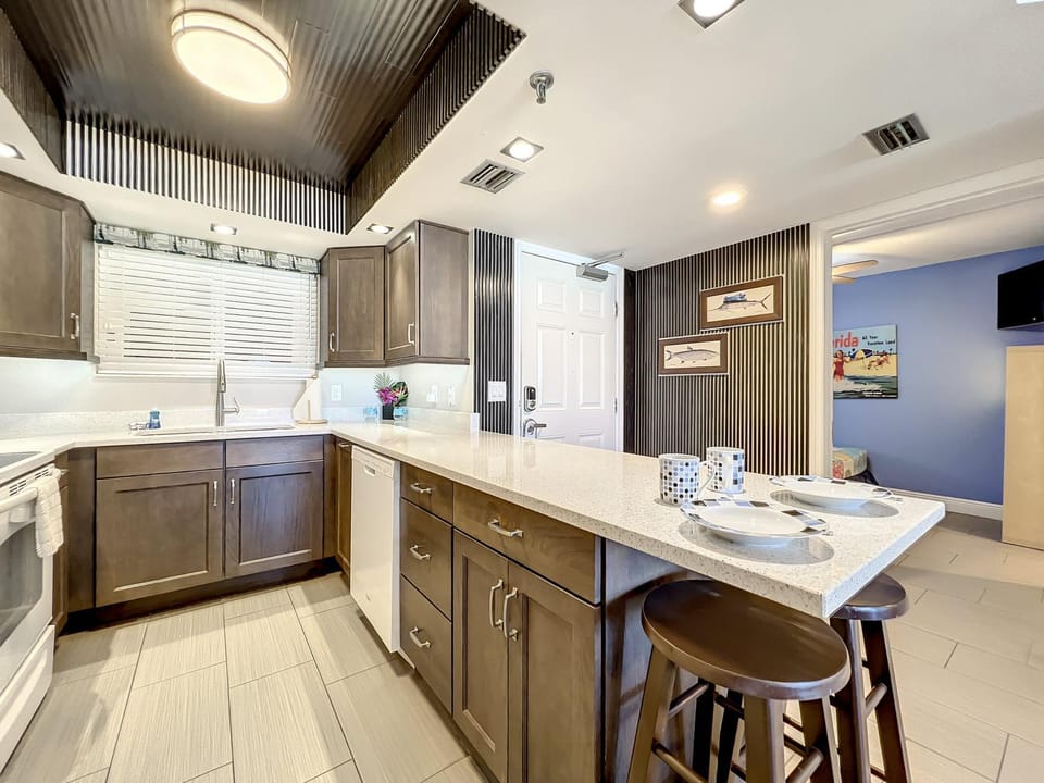 Kitchen or kitchenette, kitchen
