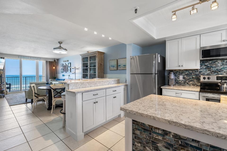 Kitchen or kitchenette, kitchen