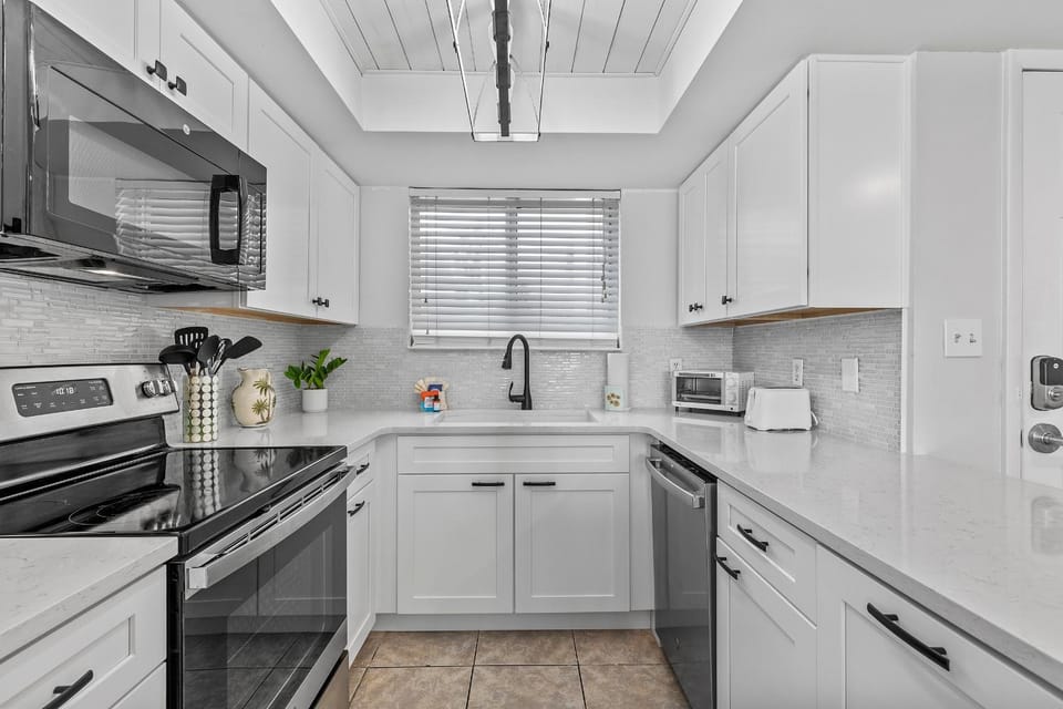 Kitchen or kitchenette, kitchen