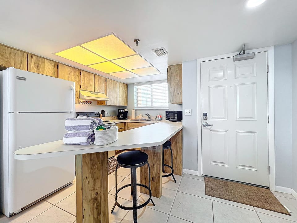 Kitchen or kitchenette, kitchen