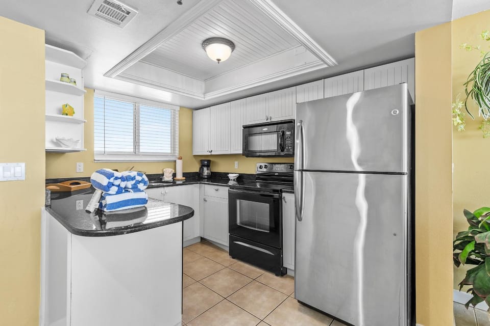 Kitchen or kitchenette, kitchen