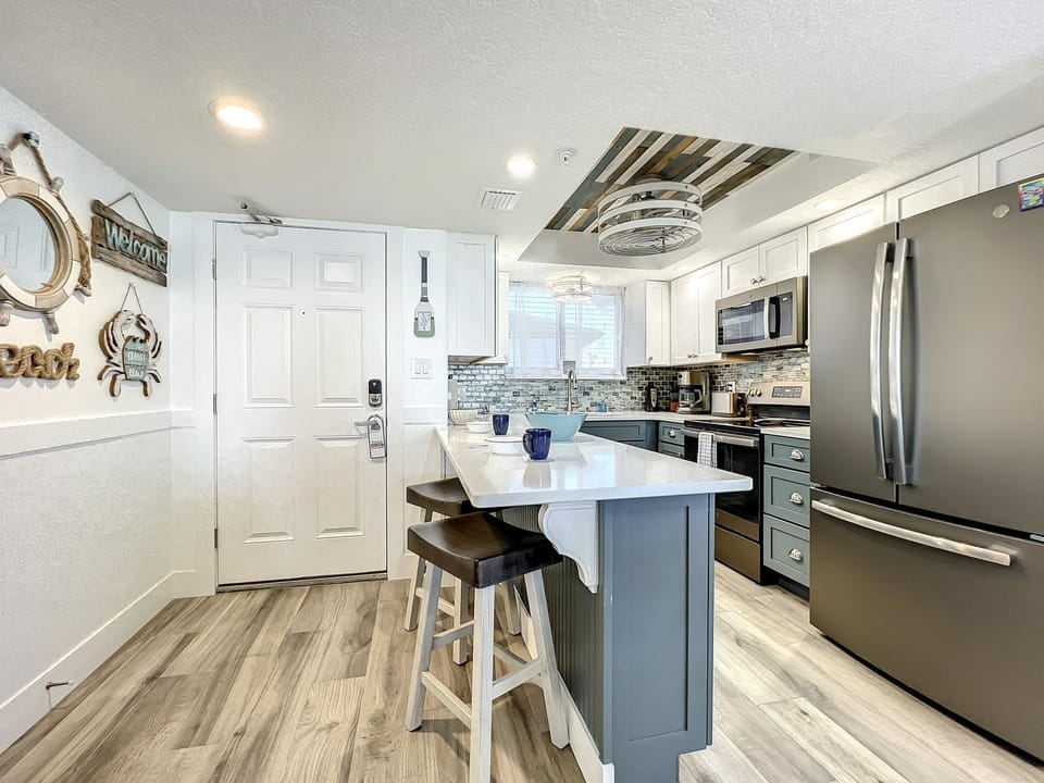 Kitchen or kitchenette, kitchen