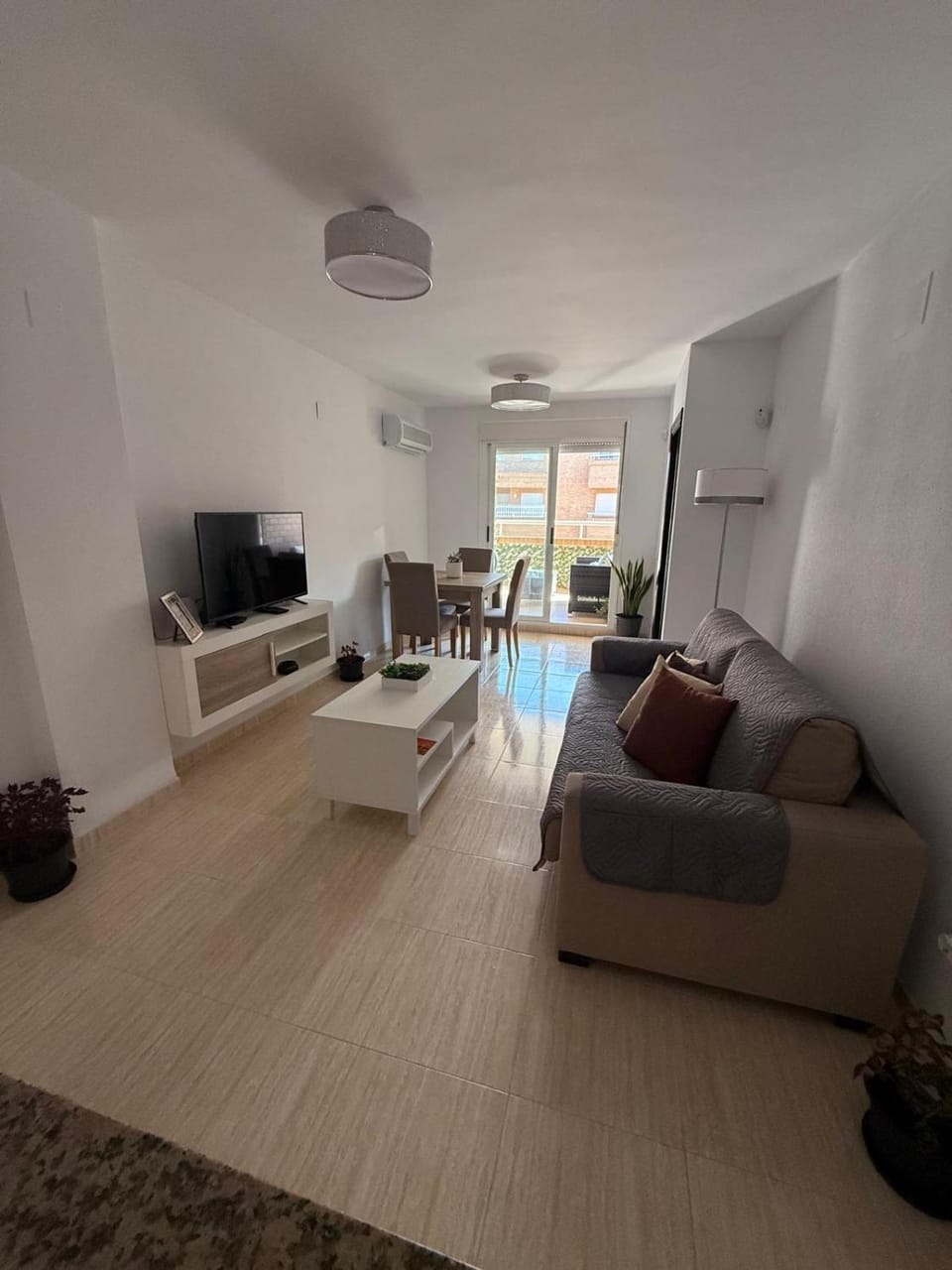 Communal lounge/ TV room, TV and multimedia, Living room, Seating area, Evening entertainment