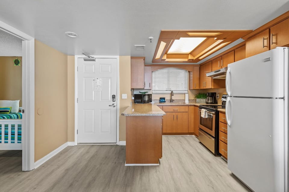 Kitchen or kitchenette, kitchen
