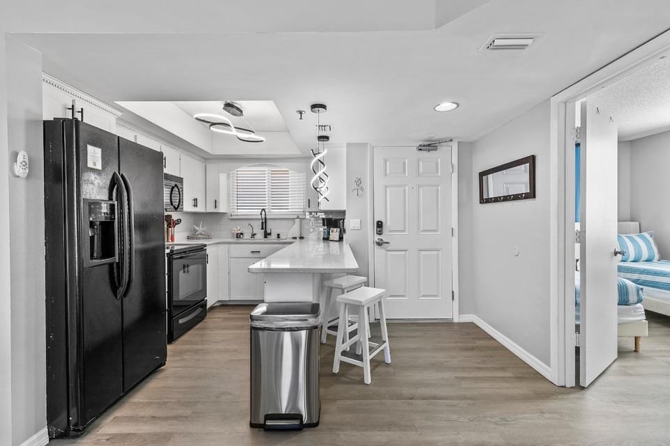 Kitchen or kitchenette, kitchen
