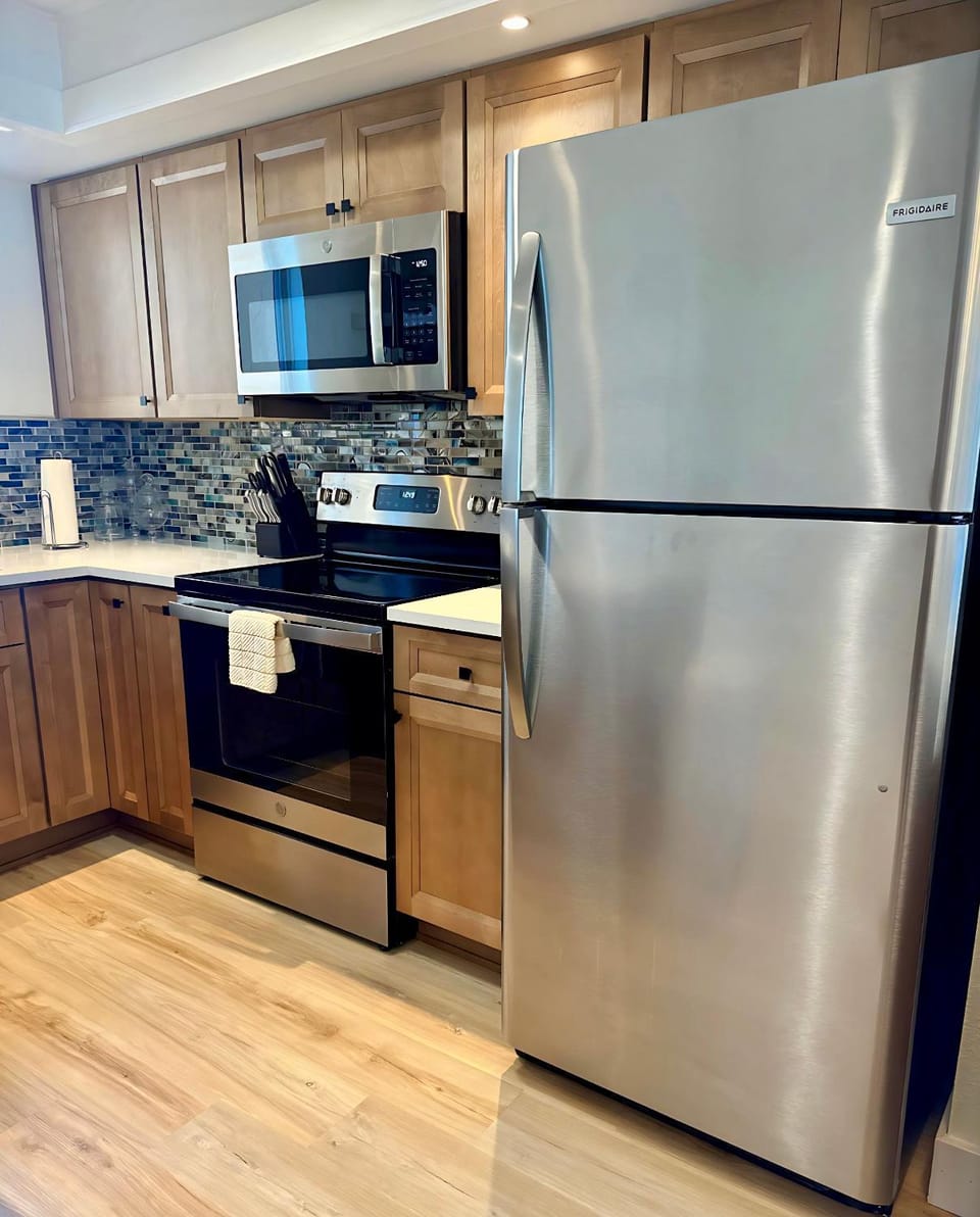 Kitchen or kitchenette, kitchen